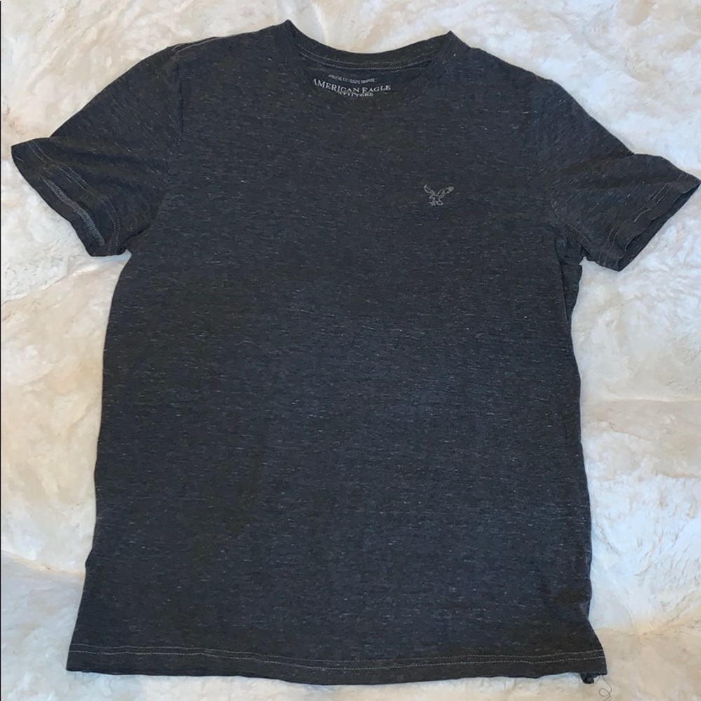 AMERICAN EAGLE OUTFITTERS GREY TSHIRT